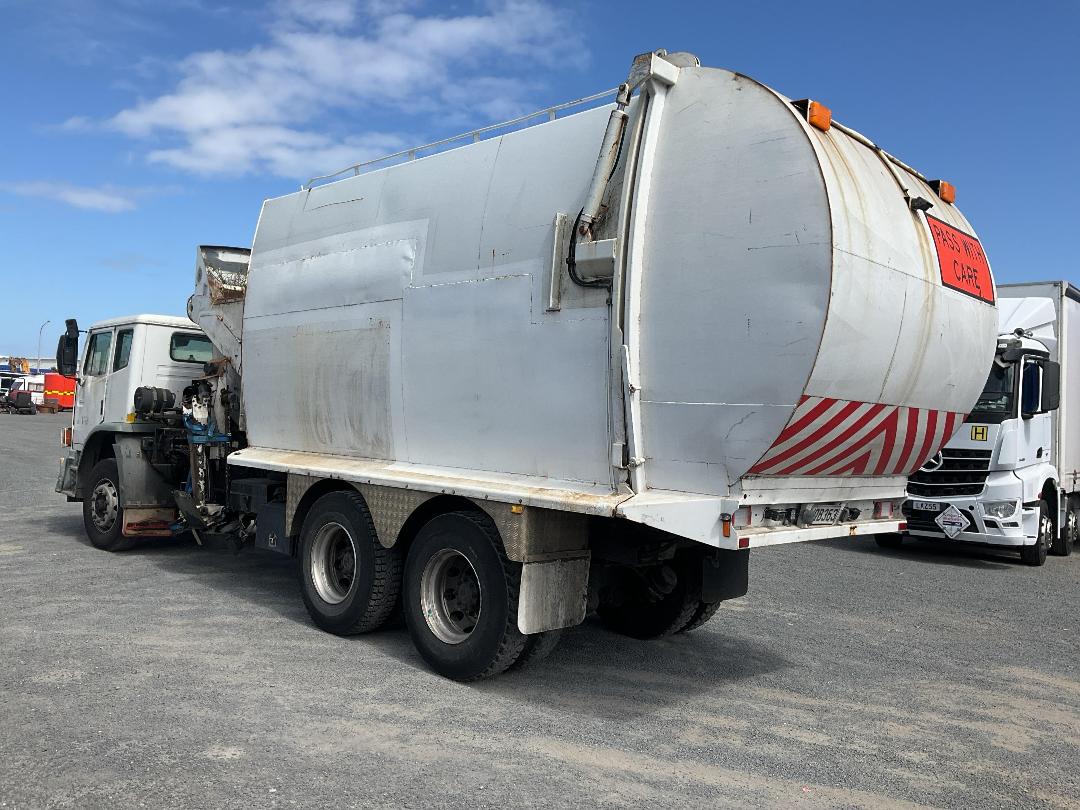 Photo '6' of Iveco ACCO 2350 6X4 Rubbish Compactor Photo '6' of Iveco ACCO 2350 6X4 Rubbish Compactor