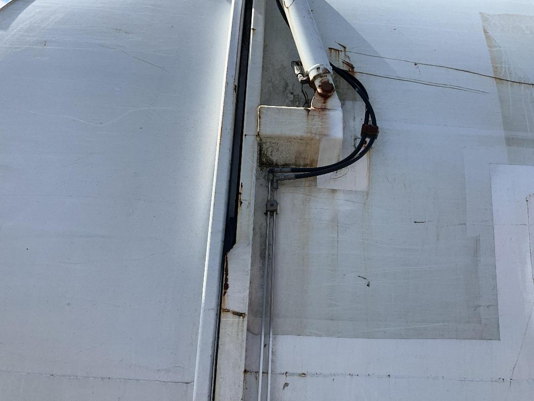 Photo '31' of Iveco ACCO 2350 6X4 Rubbish Compactor Photo '31' of Iveco ACCO 2350 6X4 Rubbish Compactor