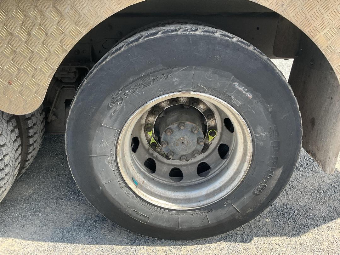 Photo '48' of Iveco ACCO 2350 6X4 Rubbish Compactor Photo '48' of Iveco ACCO 2350 6X4 Rubbish Compactor