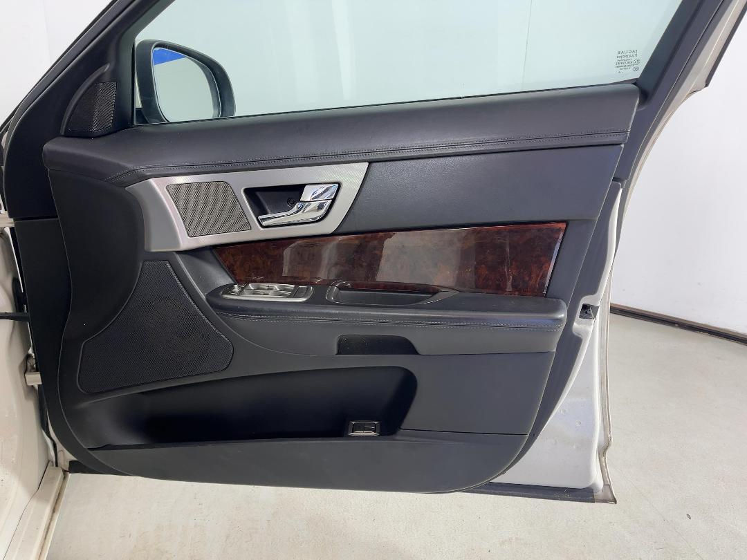 Photo '15' of Jaguar XF Photo '15' of Jaguar XF