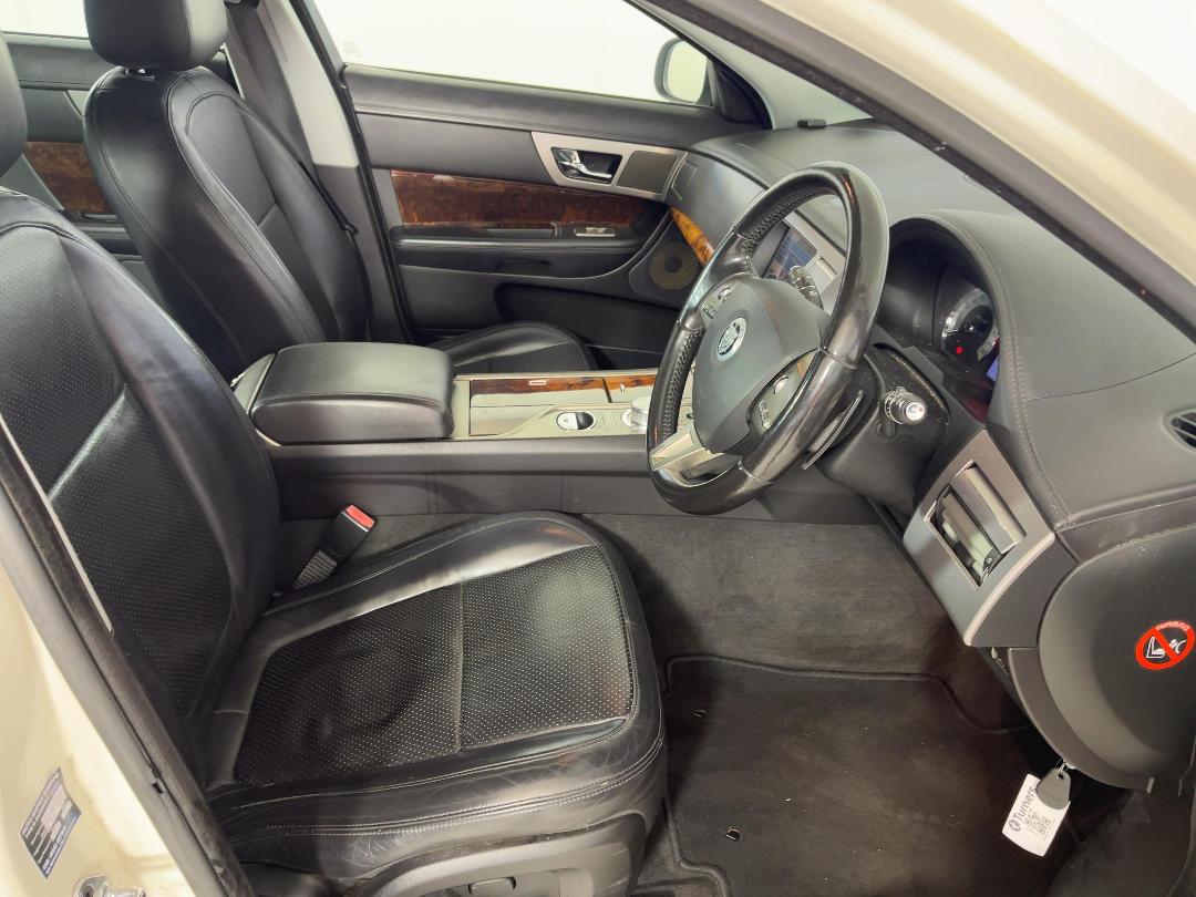 Photo '16' of Jaguar XF Photo '16' of Jaguar XF