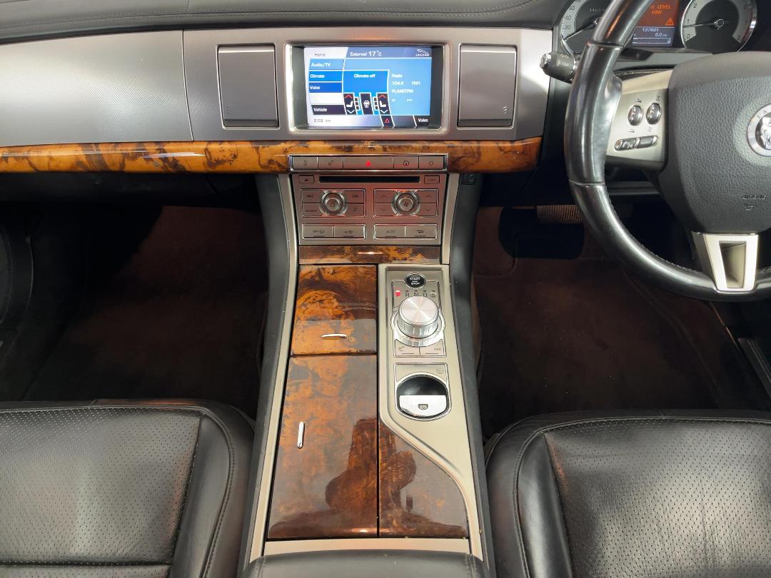 Photo '18' of Jaguar XF Photo '18' of Jaguar XF