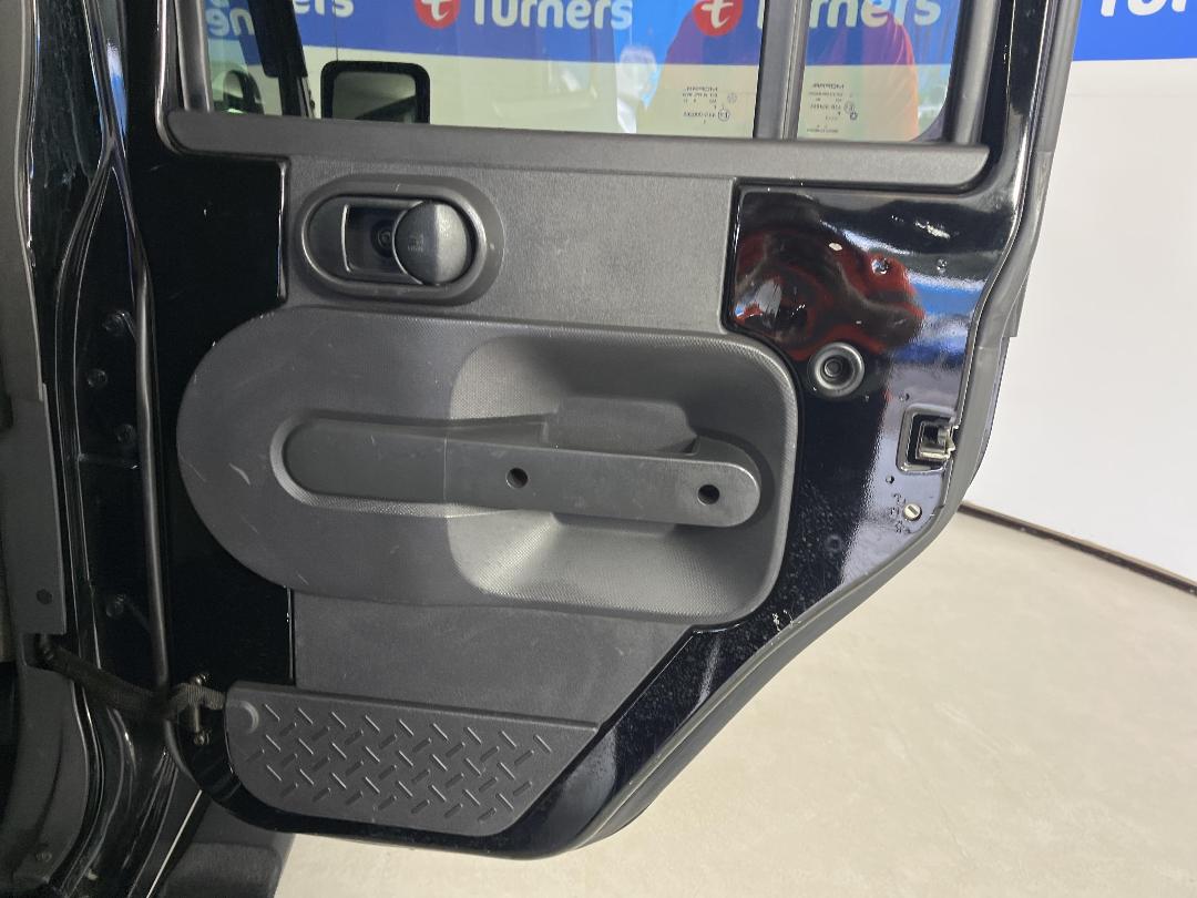 Photo '19' of Jeep Wrangler Photo '19' of Jeep Wrangler