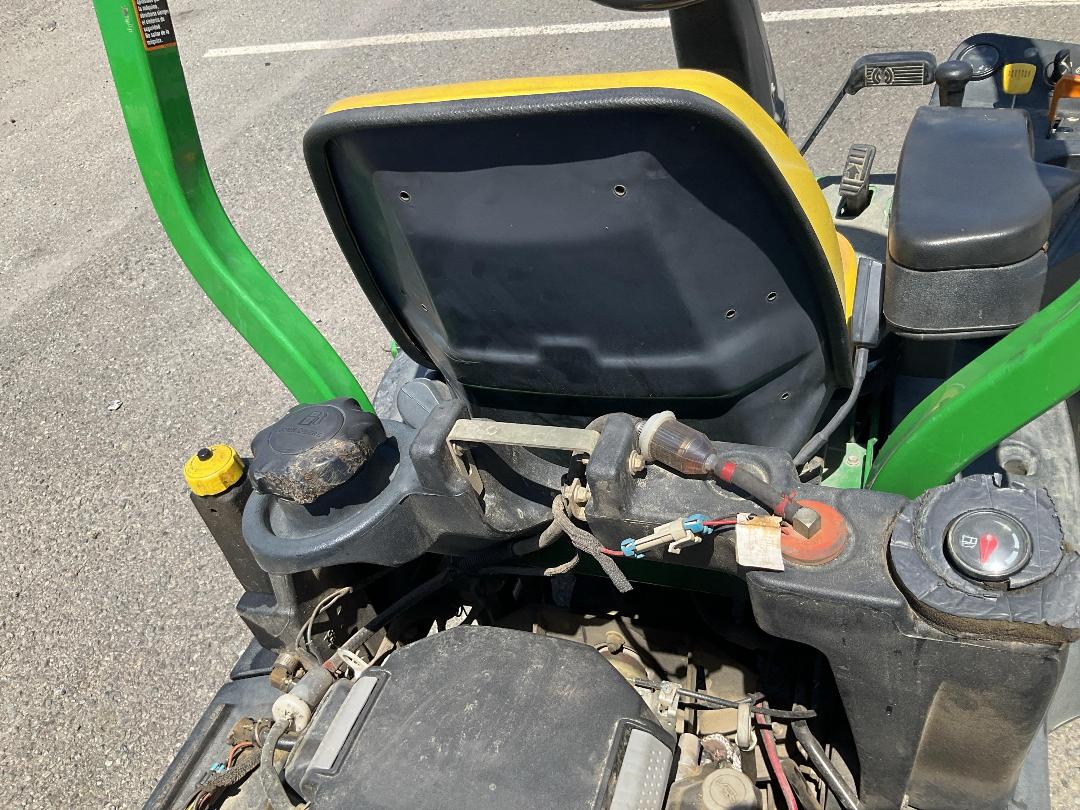 Photo '6' of John Deere 2500B Mower