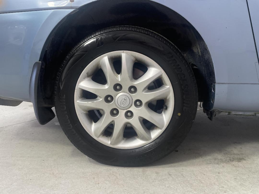 Photo '12' of KIA Carnival