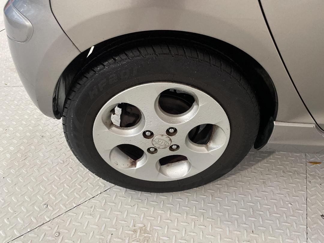 Photo '12' of KIA Picanto