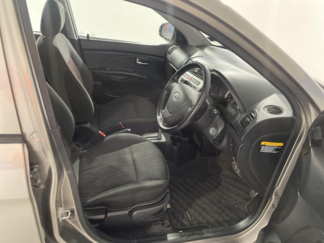 Photo '16' of KIA Picanto