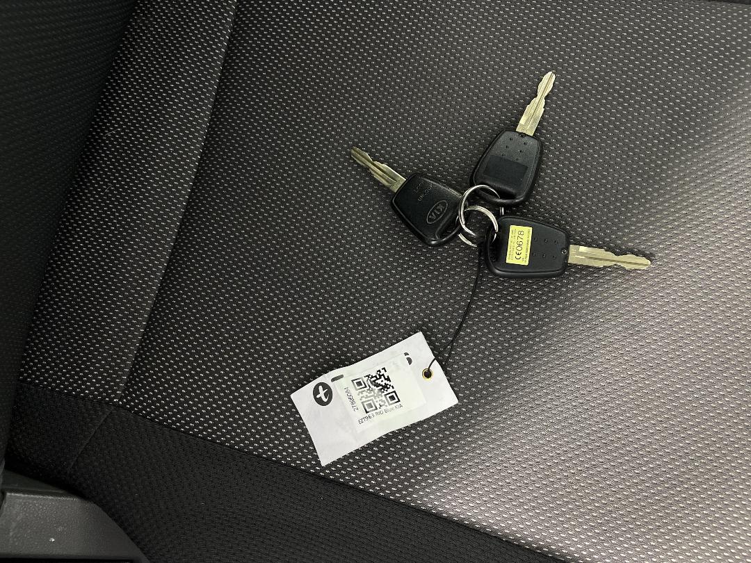 Photo '22' of KIA RIO