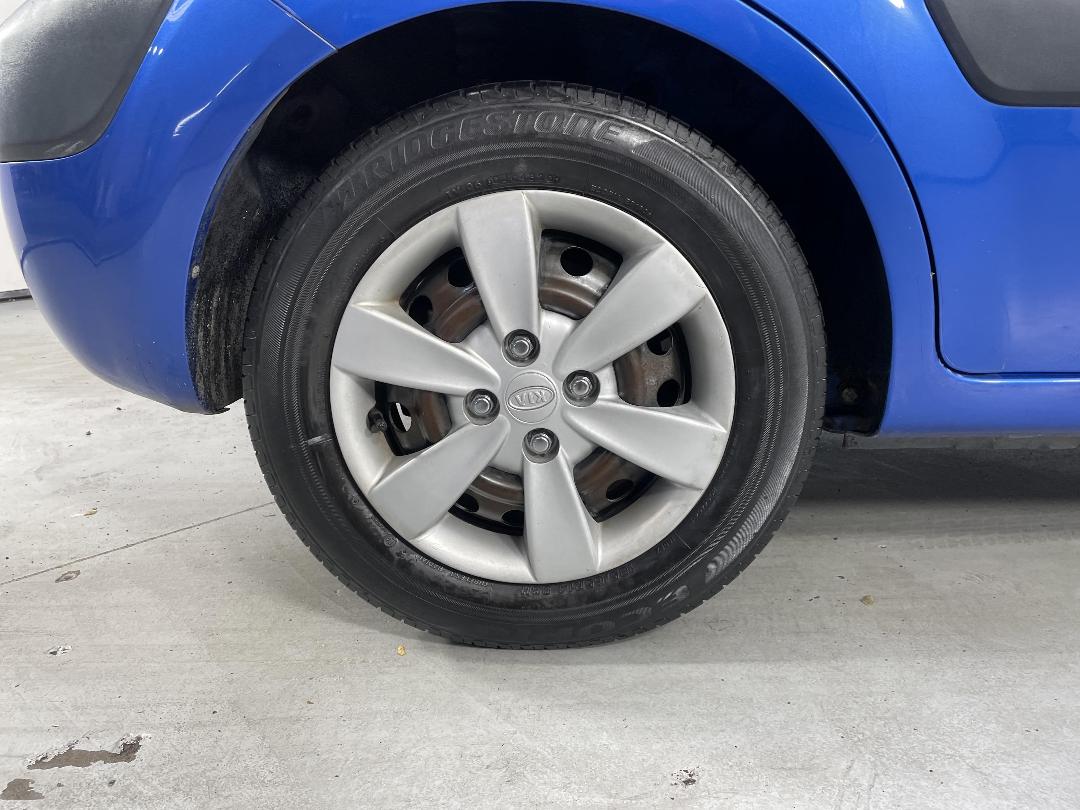 Photo '12' of KIA RIO