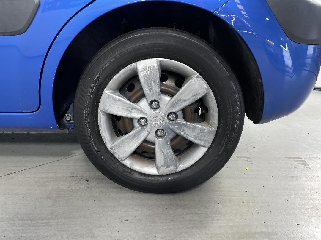 Photo '11' of KIA RIO