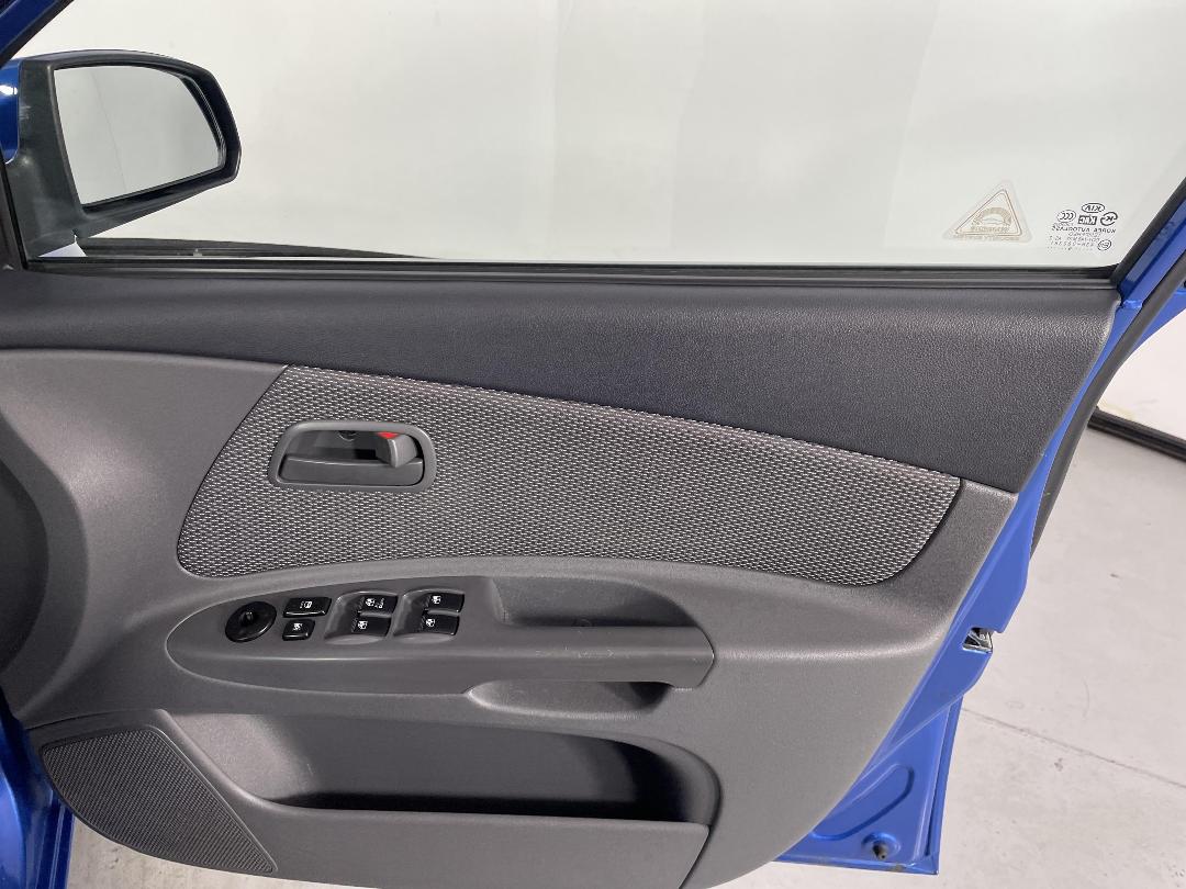 Photo '15' of KIA RIO