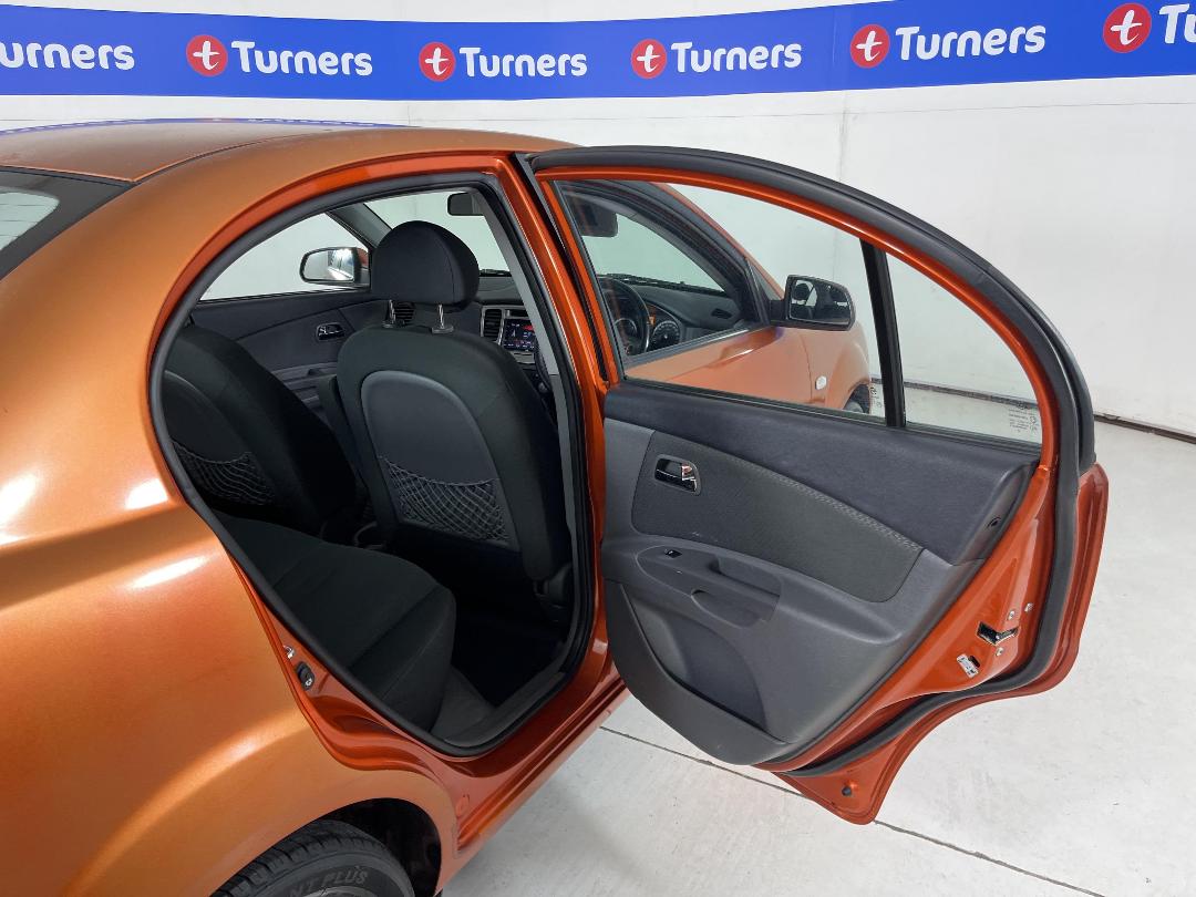 Photo '19' of KIA RIO Photo '19' of KIA RIO