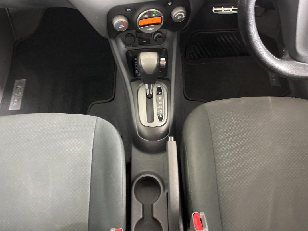 Photo '23' of KIA RIO Photo '23' of KIA RIO