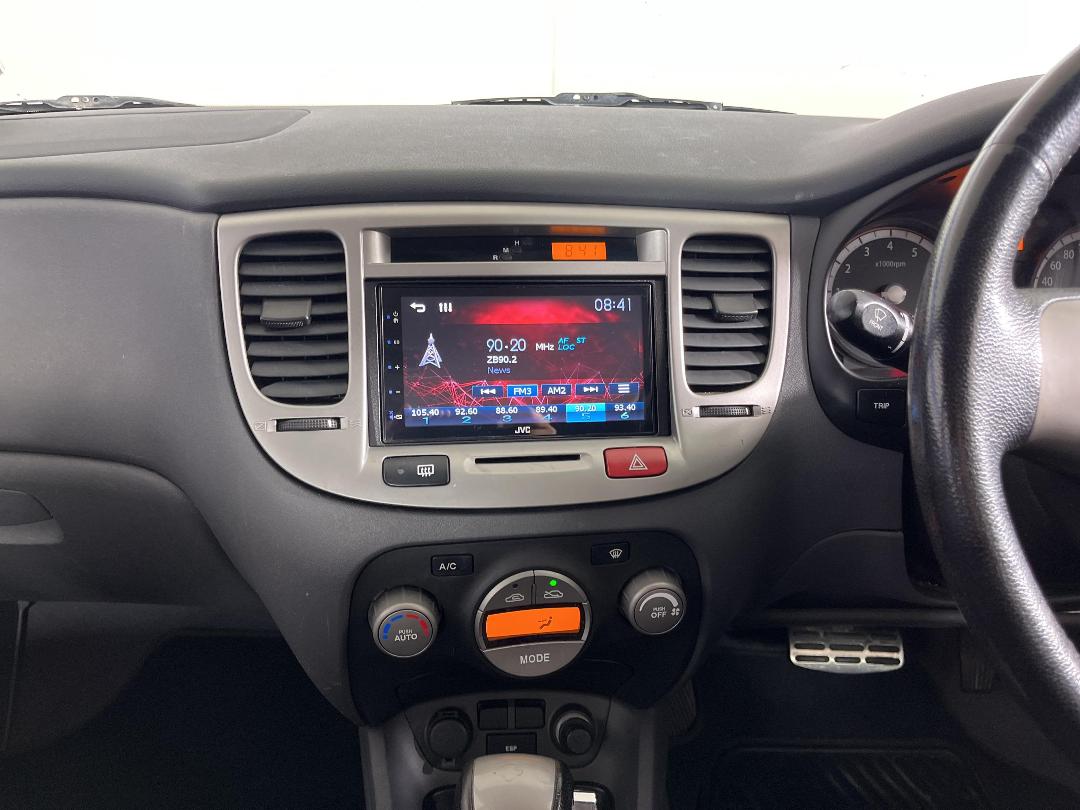 Photo '18' of KIA RIO Photo '18' of KIA RIO