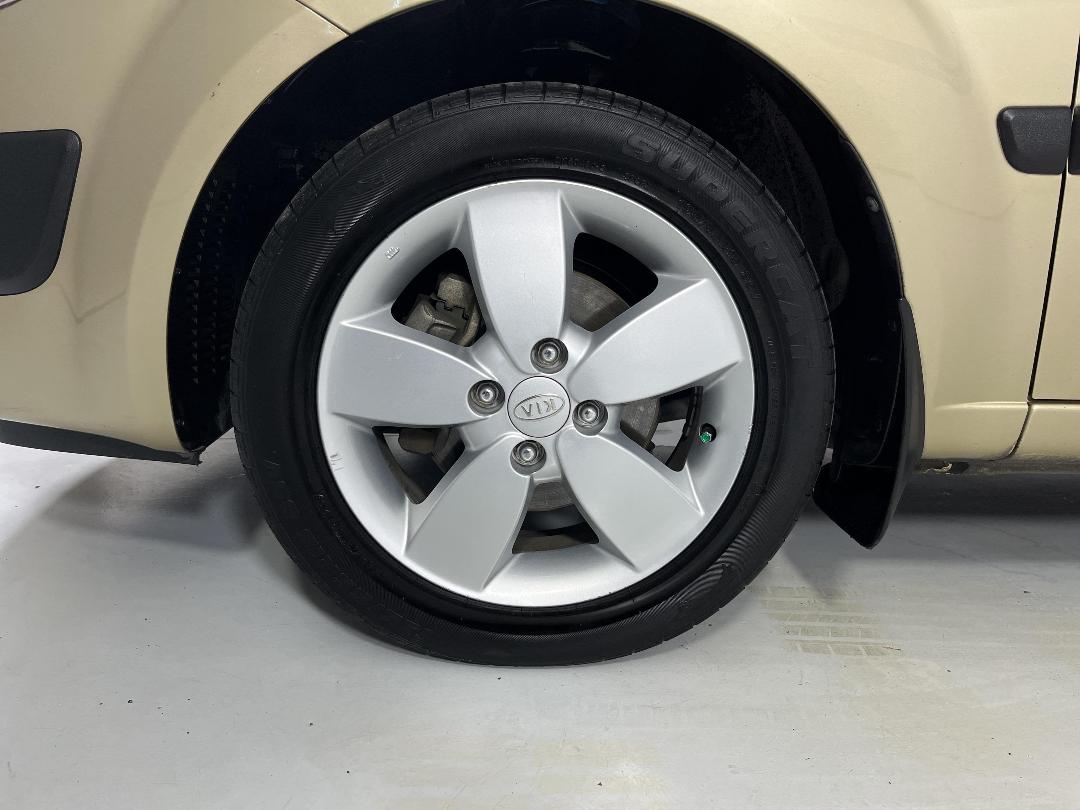 Photo '10' of KIA RIO