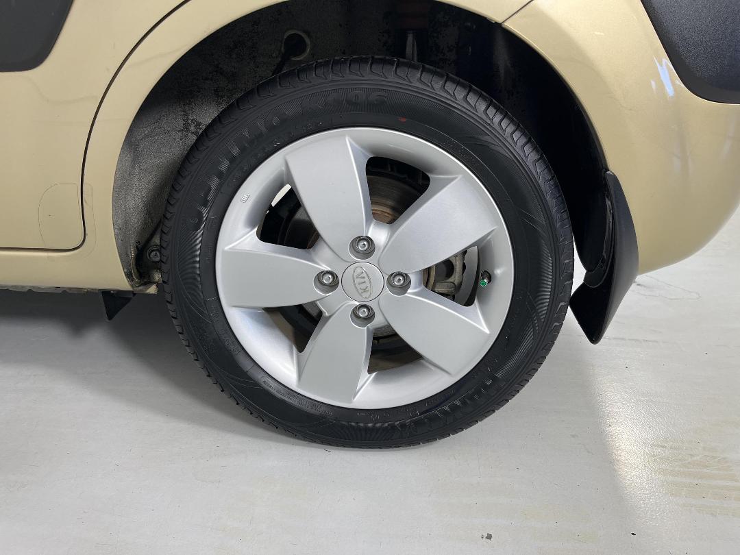 Photo '11' of KIA RIO