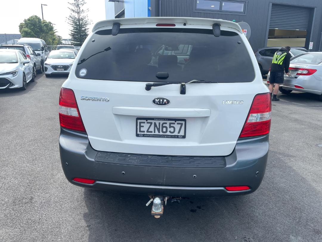 Damaged KIA Sorento 2009 in Napier at Turners Damaged and End Of Life