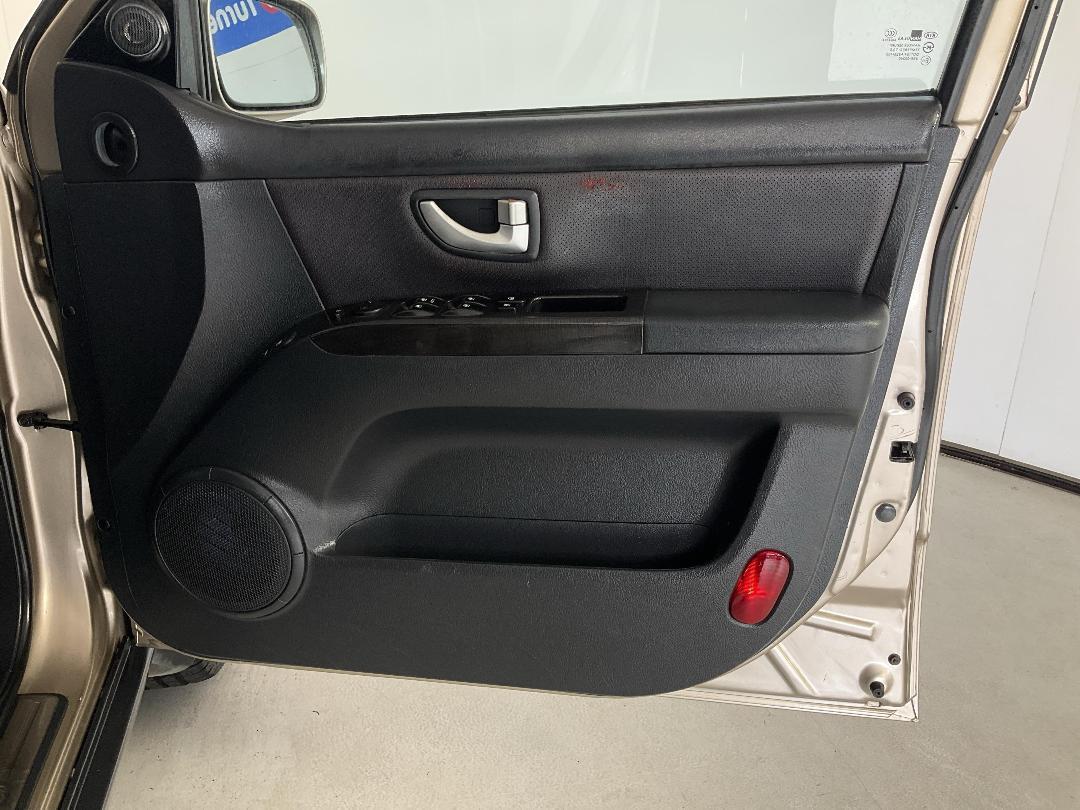 Photo '15' of KIA Sorento