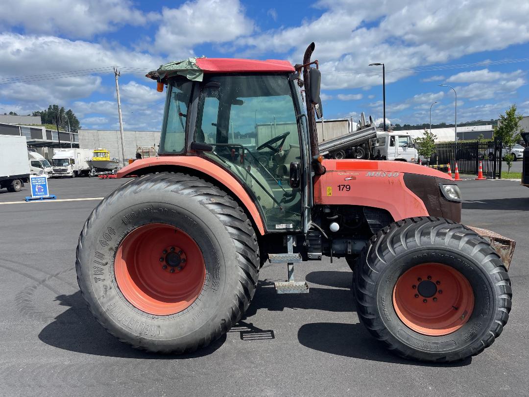 Photo '3' of Kubota M8540 Tractor