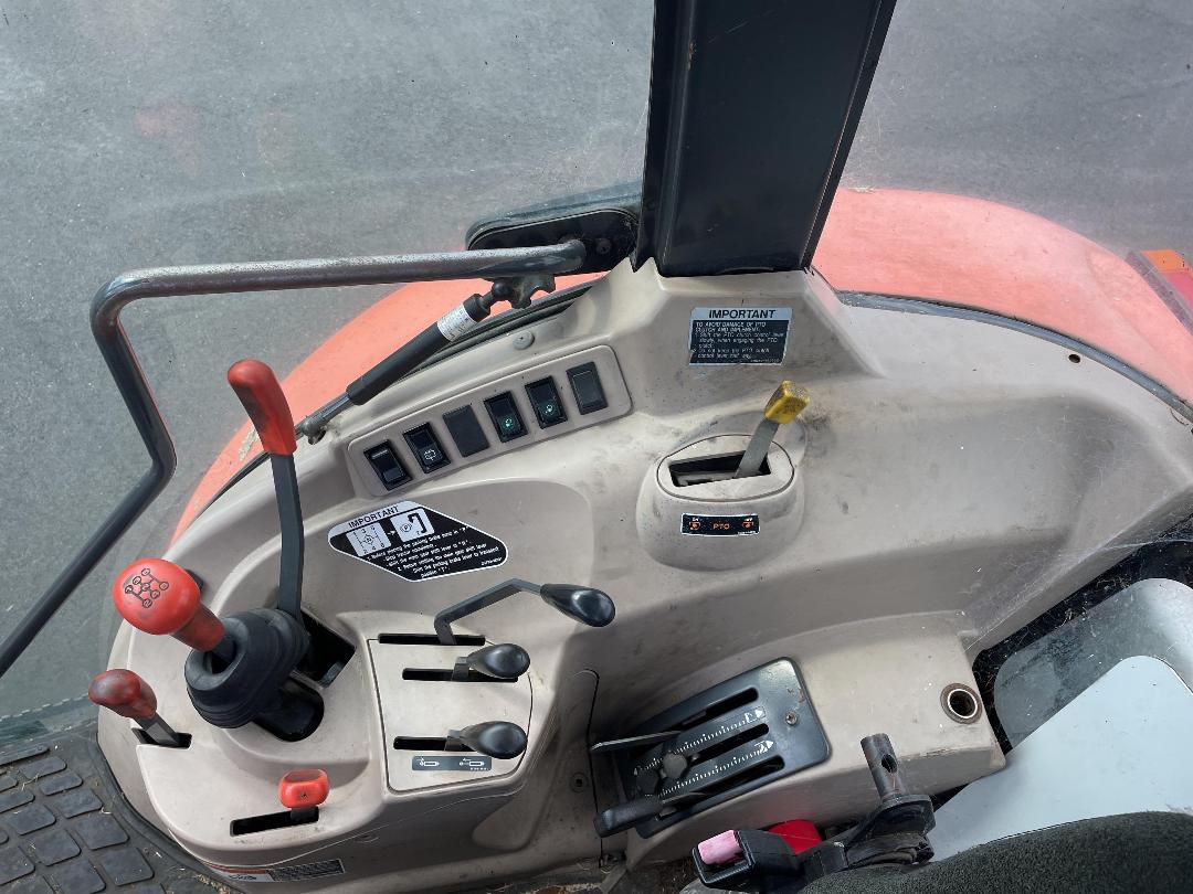 Photo '25' of Kubota M8540 Tractor