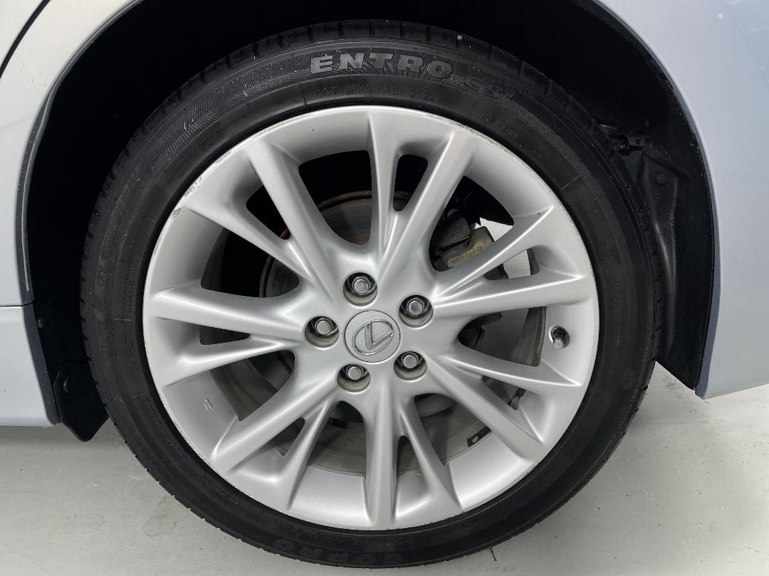 Photo '11' of Lexus HS250H