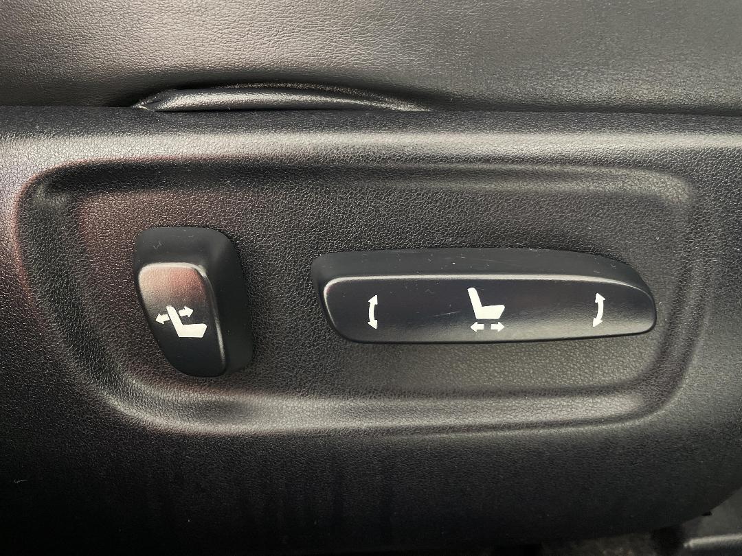 Photo '24' of Lexus HS250H