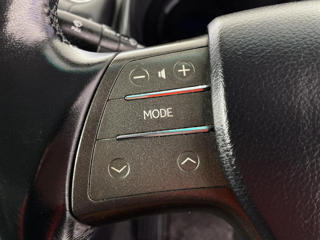 Photo '28' of Lexus HS250H