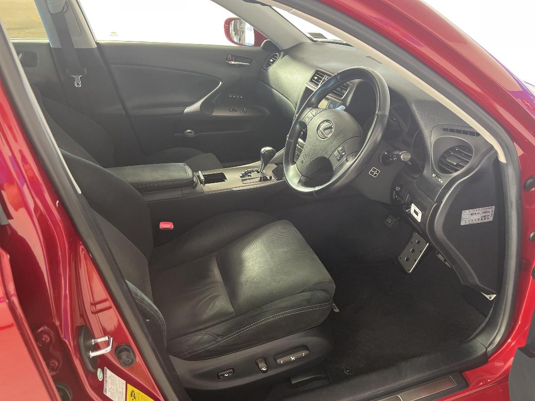 Photo '16' of Lexus IS350 Photo '16' of Lexus IS350