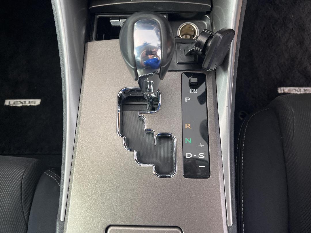 Photo '32' of Lexus IS350 Photo '32' of Lexus IS350