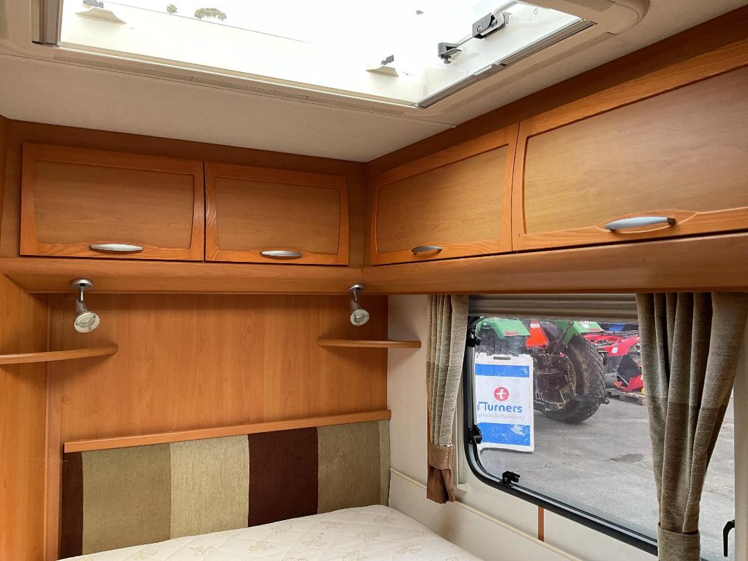 Photo '22' of Lunar Delta RS Caravan - Tandem Photo '22' of Lunar Delta RS Caravan - Tandem