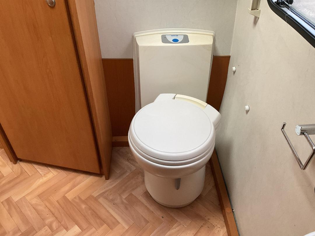 Photo '27' of Lunar Delta RS Caravan - Tandem Photo '27' of Lunar Delta RS Caravan - Tandem