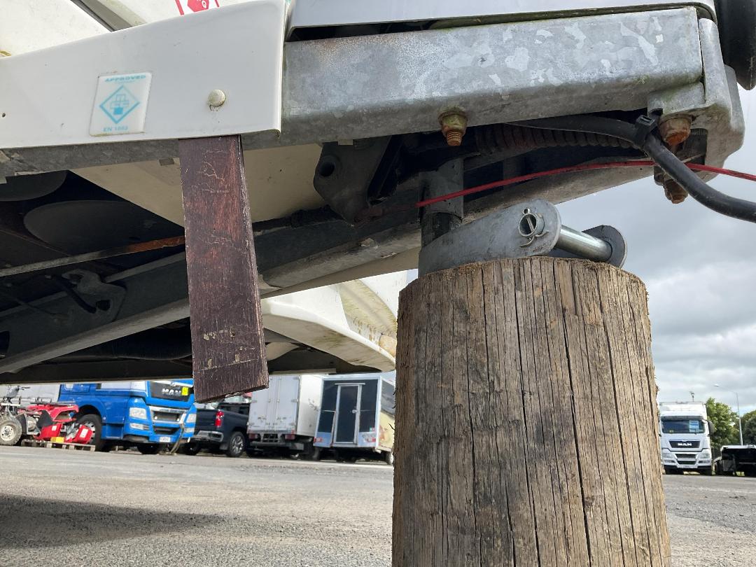 Photo '48' of Lunar Delta RS Caravan - Tandem Photo '48' of Lunar Delta RS Caravan - Tandem