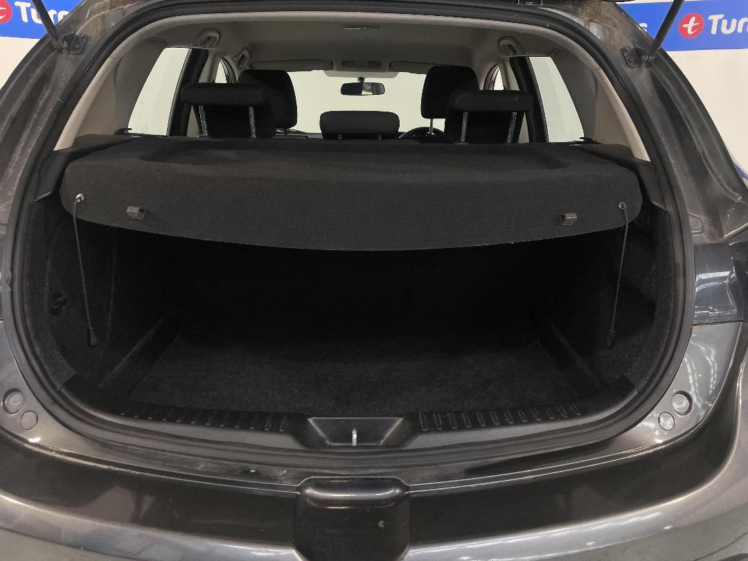 Photo '14' of Mazda 3