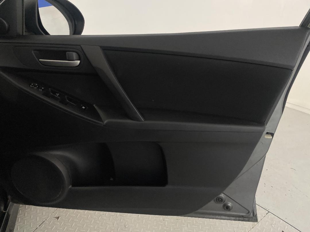 Photo '15' of Mazda 3