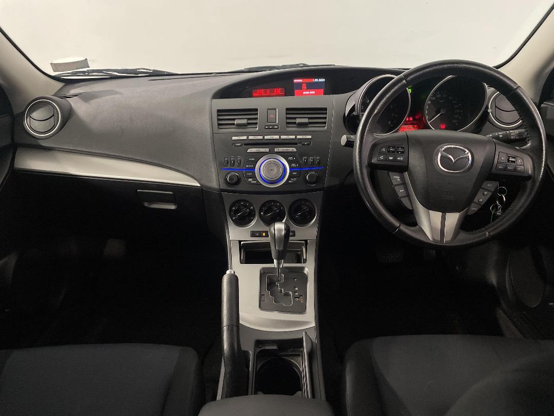 Photo '17' of Mazda 3