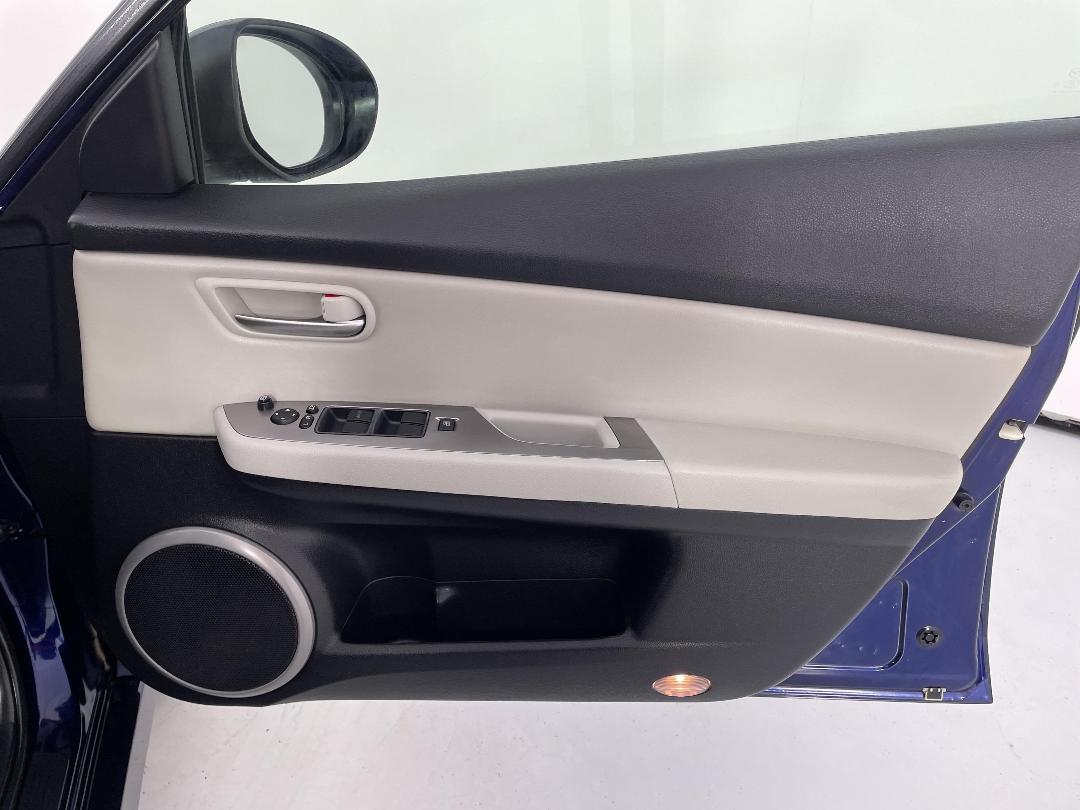 Photo '15' of Mazda Atenza