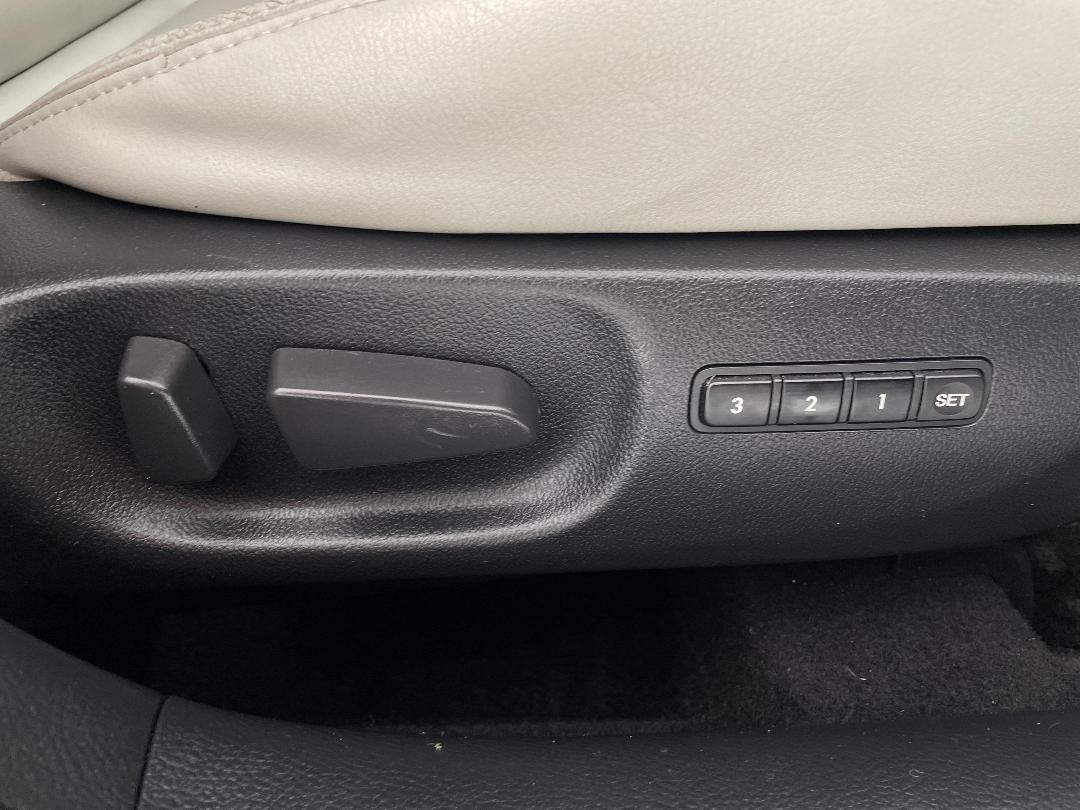 Photo '23' of Mazda Atenza