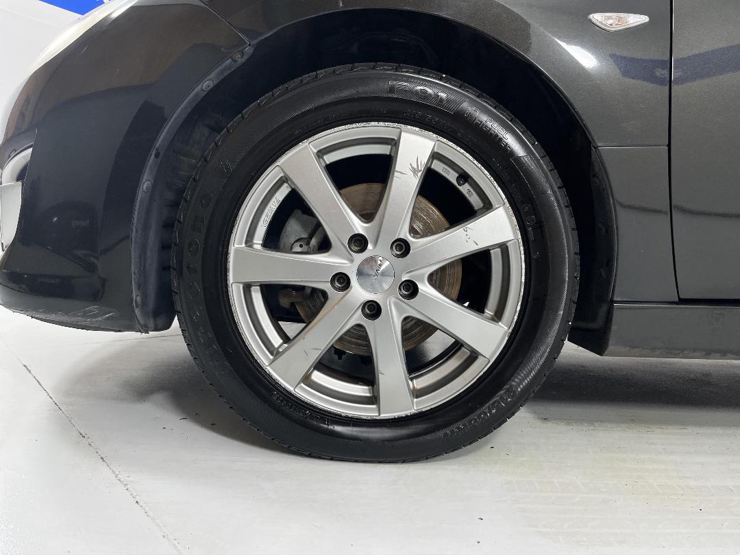 Photo '10' of Mazda Atenza