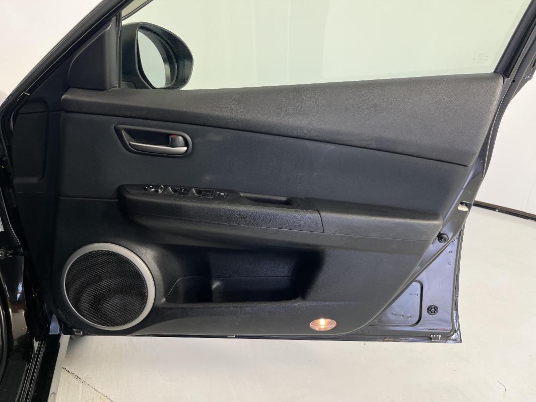 Photo '15' of Mazda Atenza