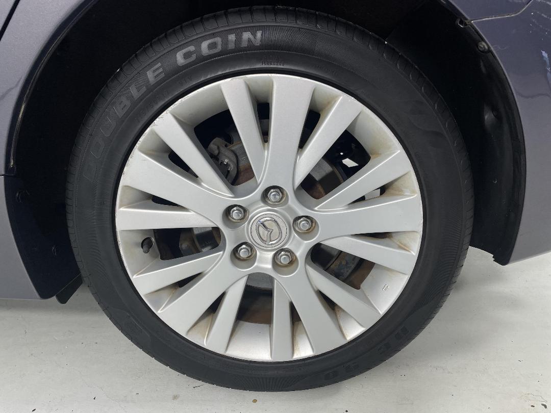 Photo '11' of Mazda Atenza