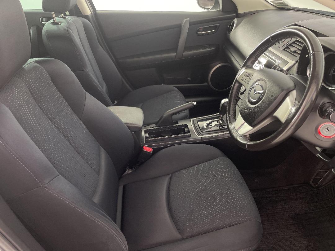 Photo '16' of Mazda Atenza