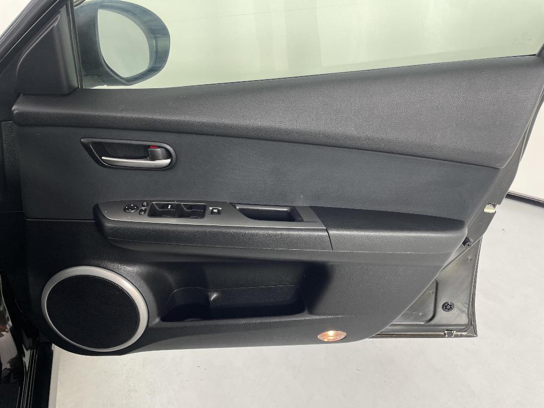 Photo '15' of Mazda Atenza