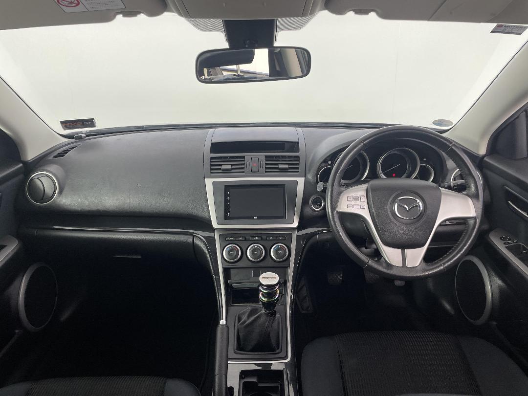 Photo '17' of Mazda Atenza