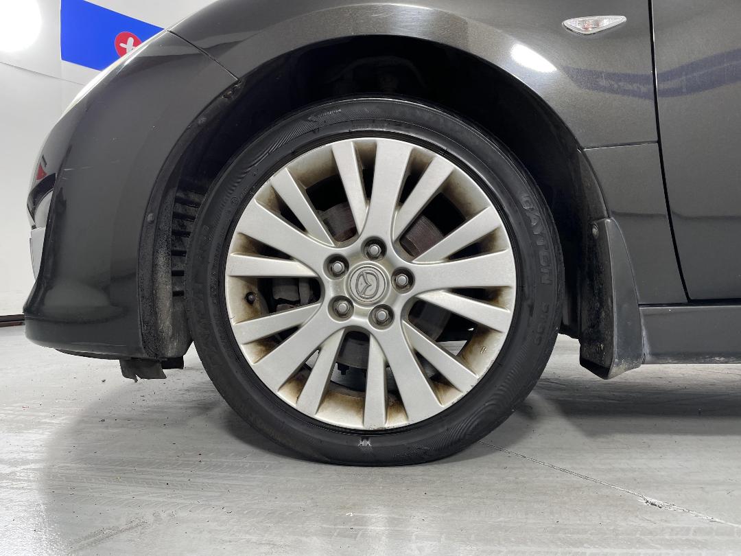 Photo '10' of Mazda Atenza