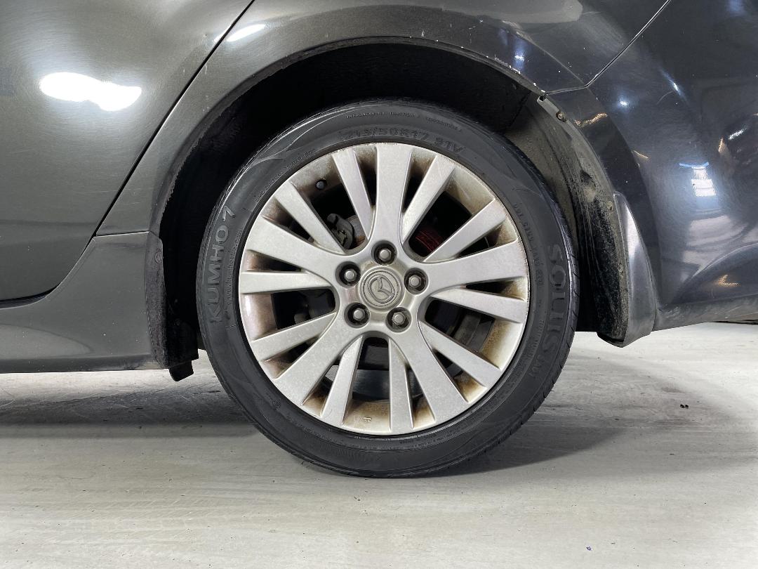 Photo '11' of Mazda Atenza