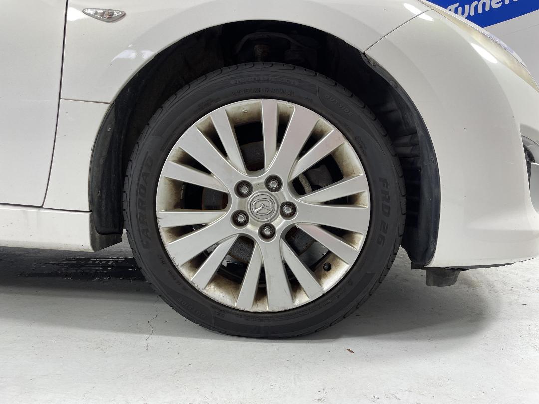 Photo '7' of Mazda Atenza