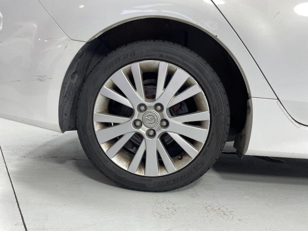 Photo '10' of Mazda Atenza