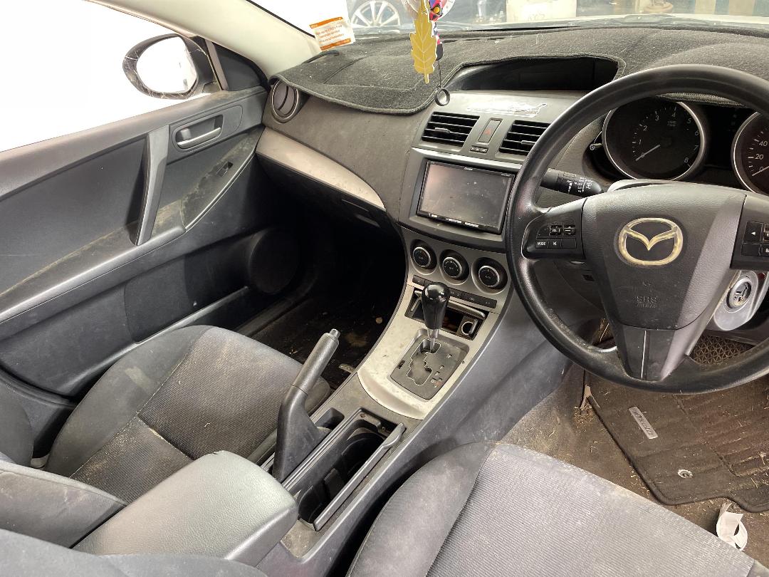 Photo '5' of Mazda Axela