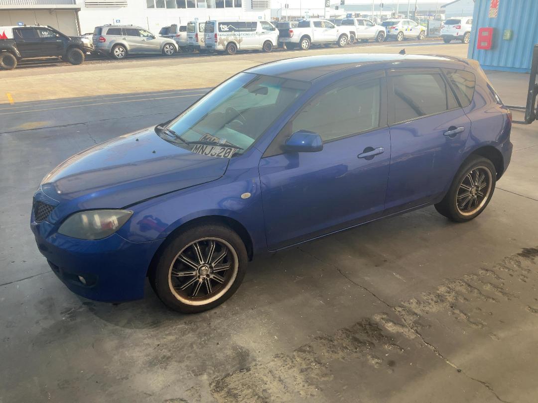 Photo '32' of Mazda Axela Photo '32' of Mazda Axela