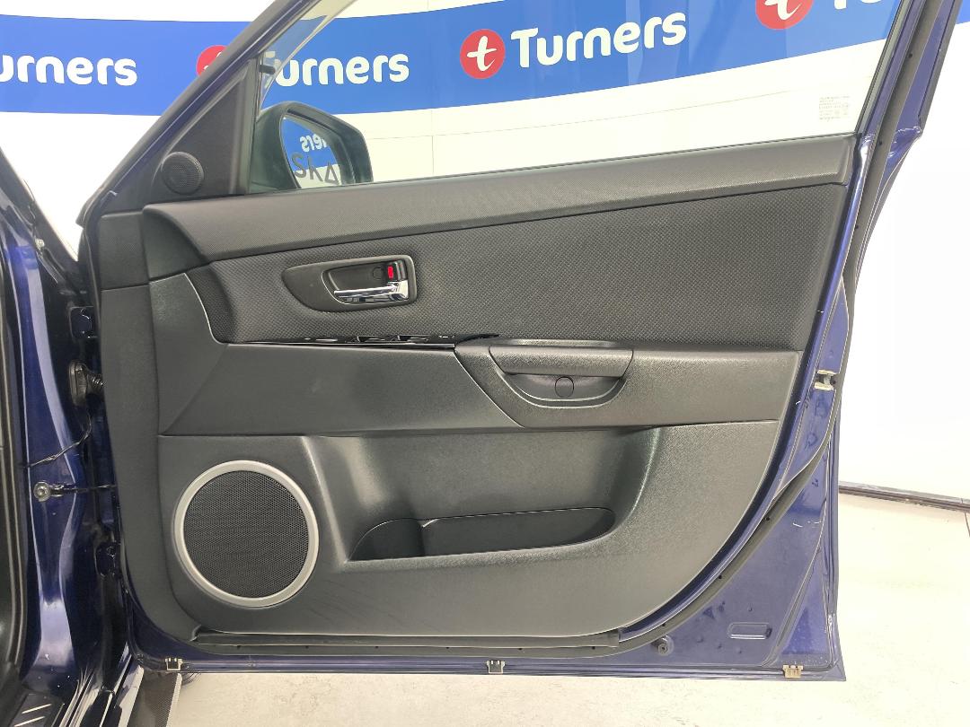 Photo '15' of Mazda Axela Photo '15' of Mazda Axela